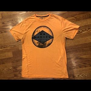 Oakley t shirt